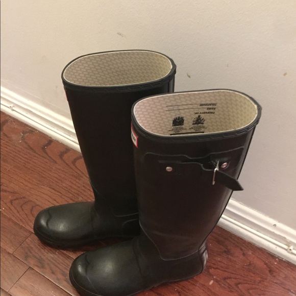Hunter black rain boots - Picture 2 of 3